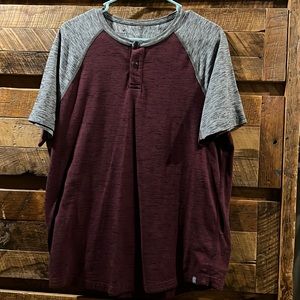 EUC ae outfitters tshirt